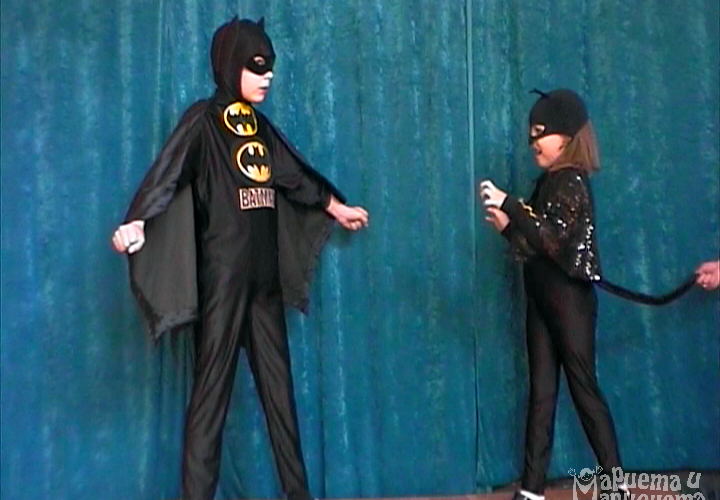 cap0243-Batman+jenata_Kotka